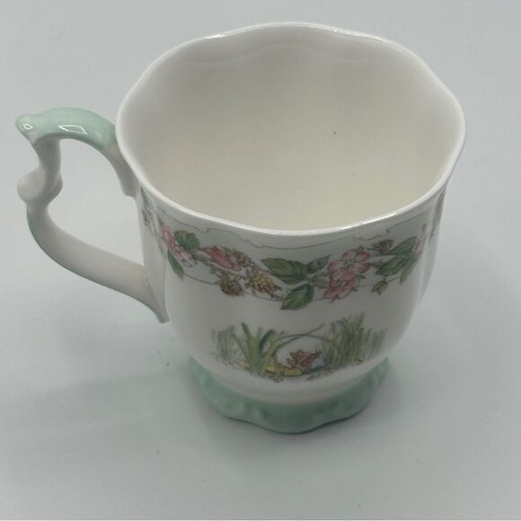 Brambly Hedge Summer by ROYAL DOULTON Mug - Picture 5 of 11